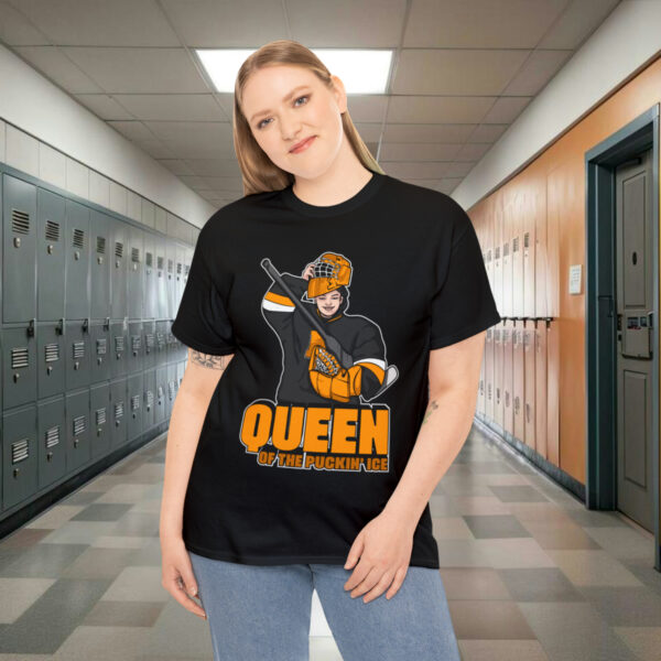 "Queen of the pucking ice" - T shirt (Harper) - Image 4