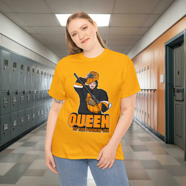 "Queen of the pucking ice" - T shirt (Harper) - Image 52