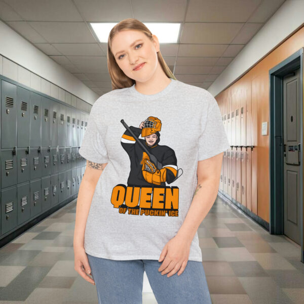 "Queen of the pucking ice" - T shirt (Harper) - Image 28